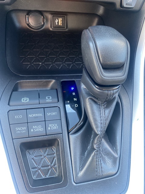 2024 Toyota RAV4 LE photo 17