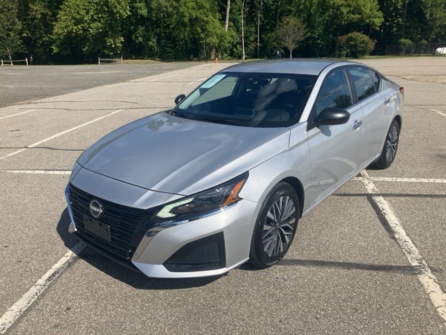 2024 Nissan Altima SV's photo