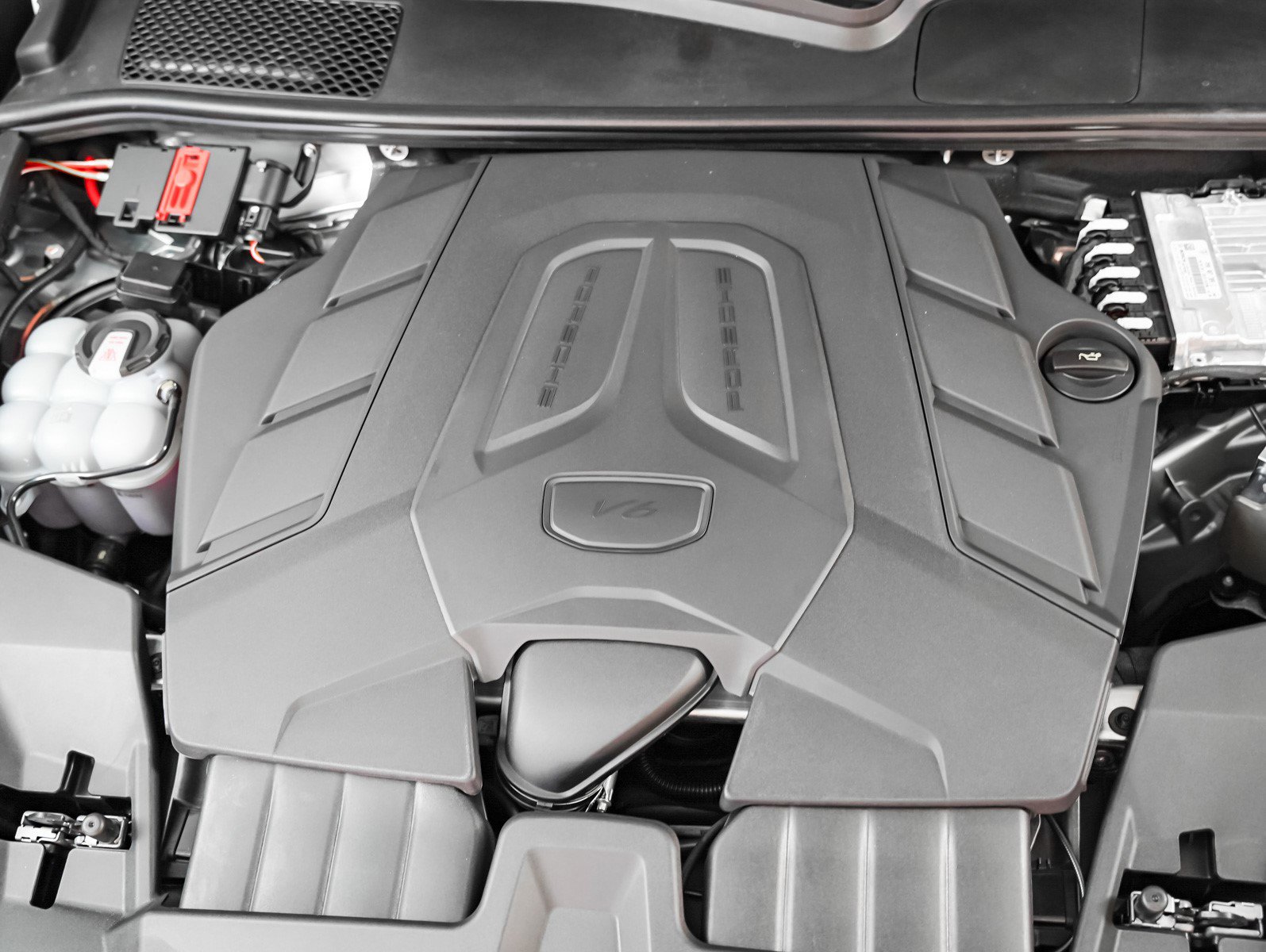 2025 Porsche Cayenne Coupe photo 12