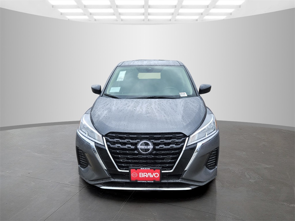 2025 Nissan Kicks Play S photo 2
