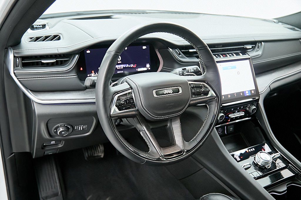 2022 JEEP GRAND CHEROKEE L - Image 13