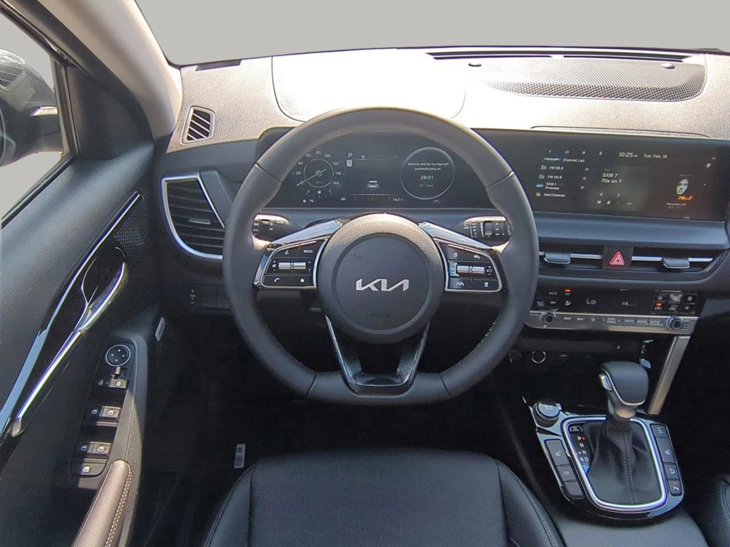 2025 Kia Seltos SX photo 16