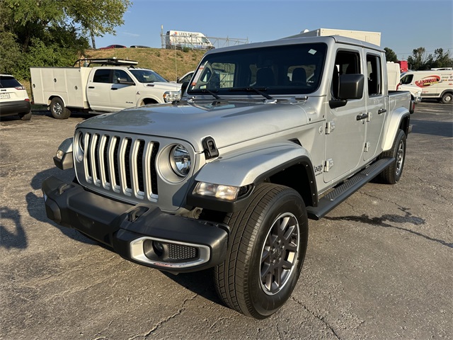 2023 Jeep Gladiator Overland photo 2
