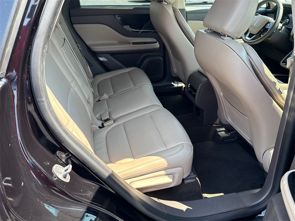 2022 Lincoln Corsair Standard photo 14