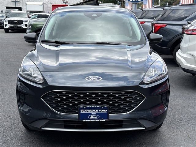 2022 Ford Escape SE photo 2