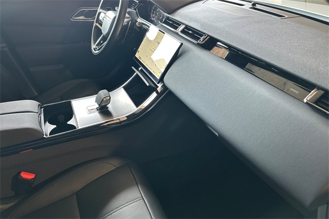 2025 Land Rover Range Rover Velar SE photo 15