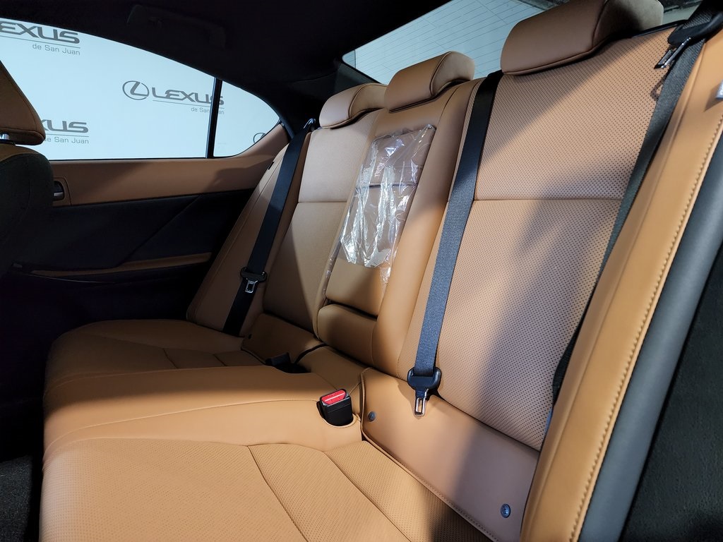 2025 Lexus IS 300 photo 26