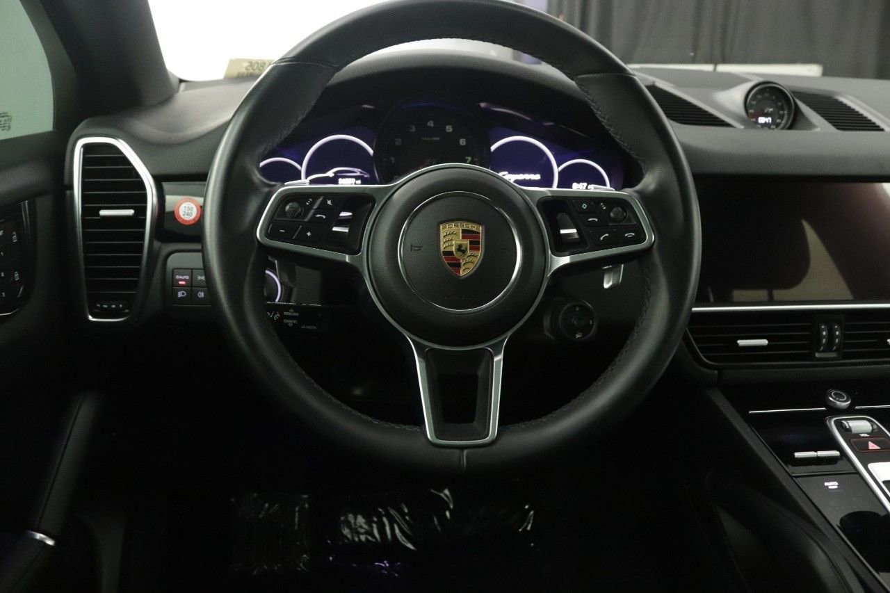 2022 Porsche Cayenne Coupe Base photo 8