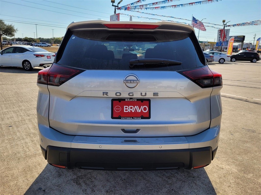 2025 Nissan Rogue SV photo 4