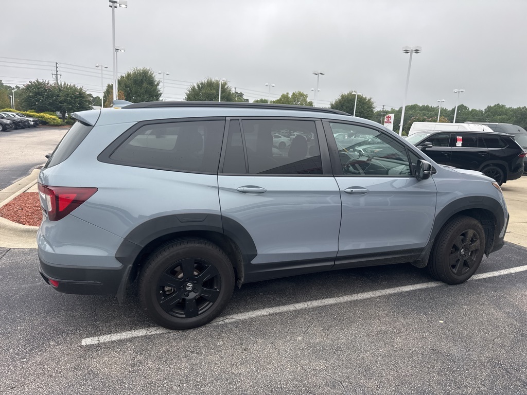 2022 Honda Pilot TrailSport photo 2