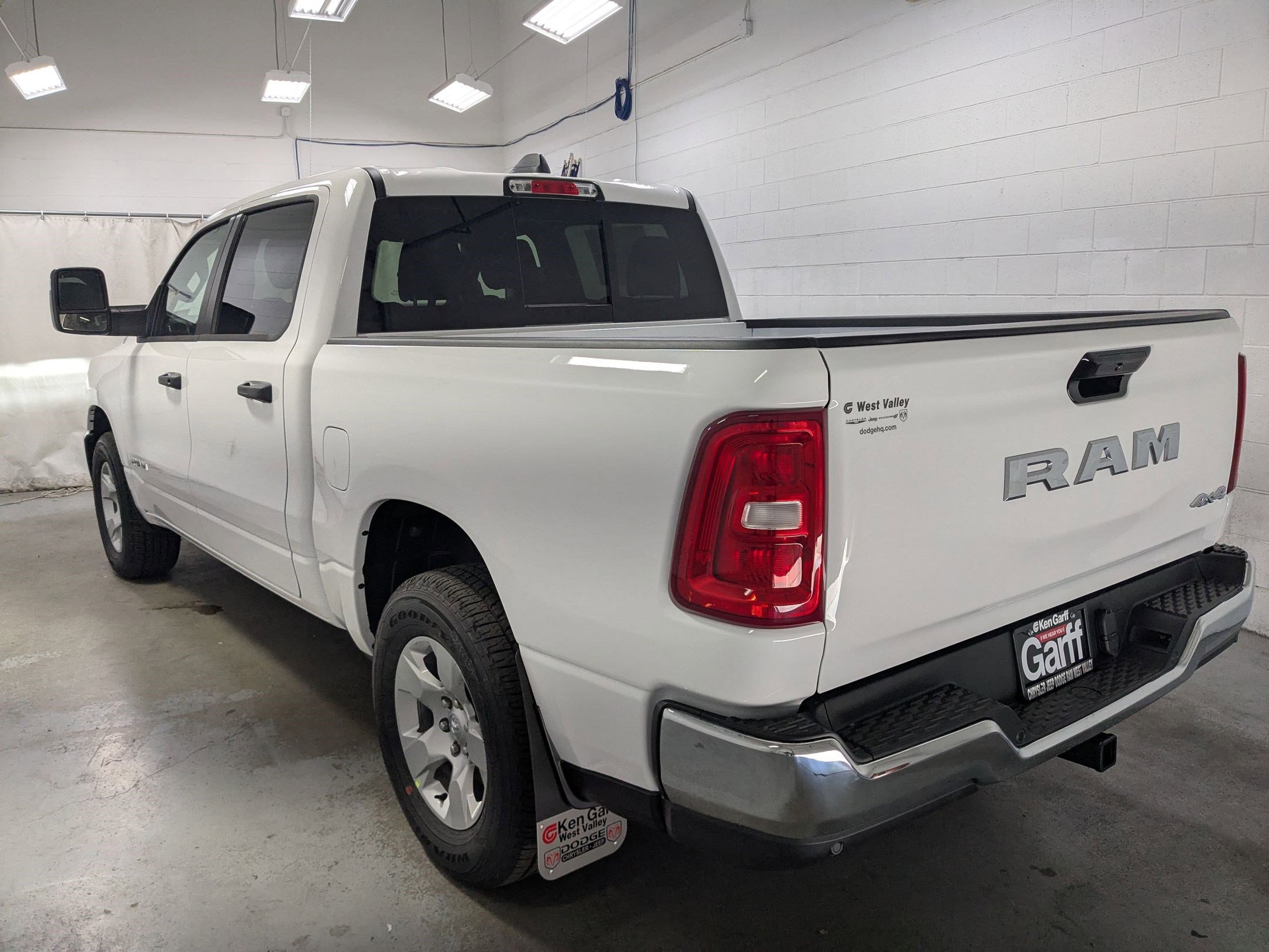2025 Ram 1500 Tradesman photo 4