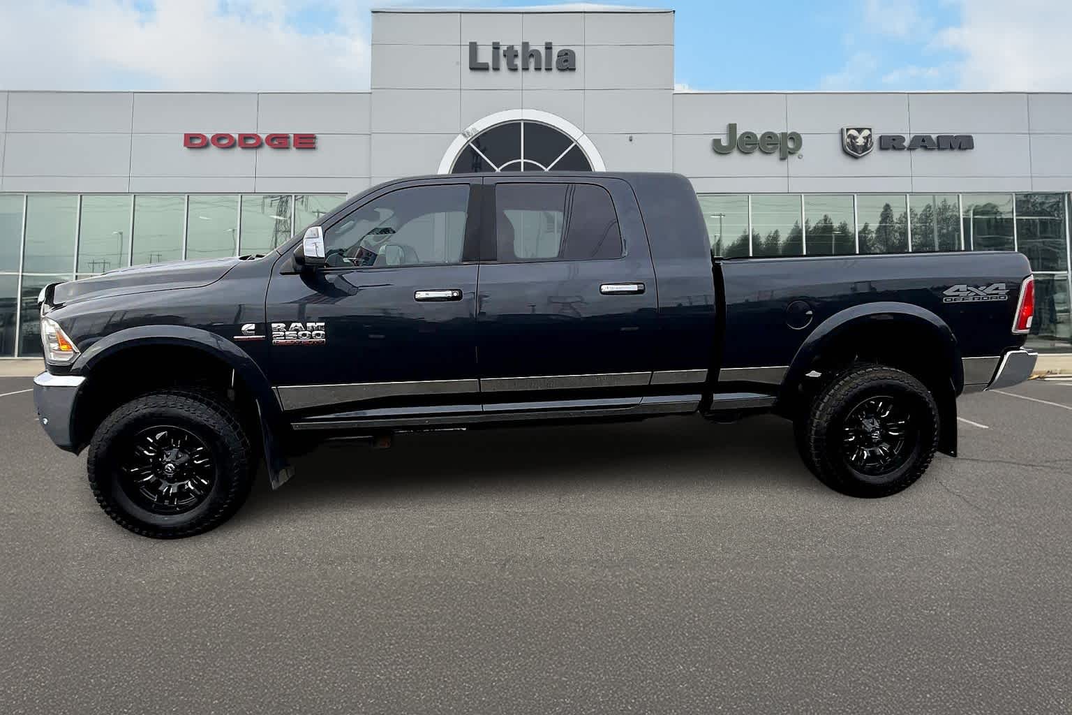 2017 Ram 2500 Laramie photo 3