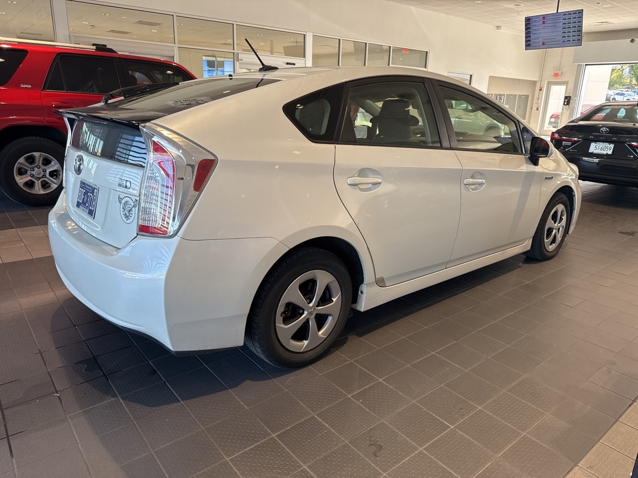 2015 Toyota Prius Three photo 3