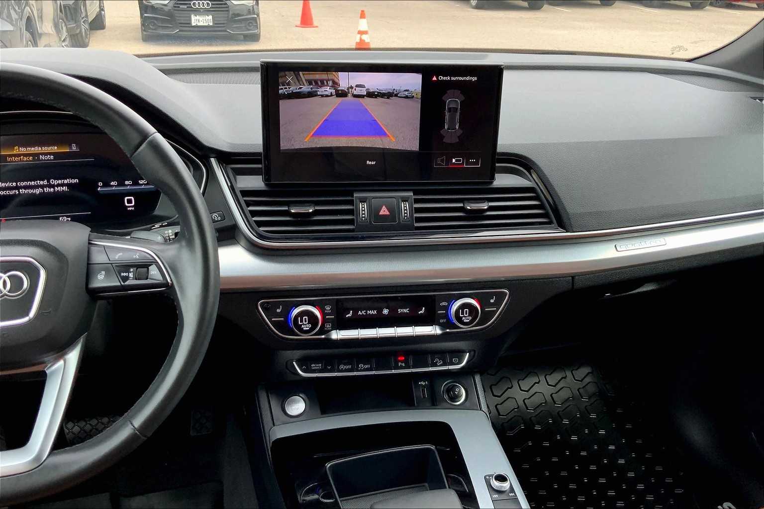 2025 Audi Q5 S line Premium 45 TFSI photo 5