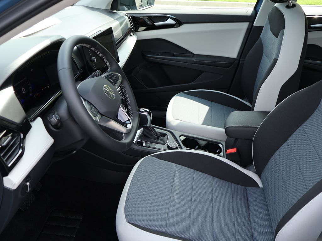 2025 Volkswagen Taos S photo 42