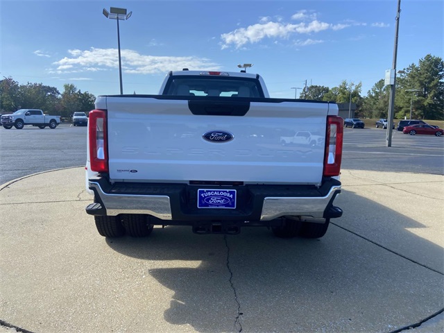 2026 Ford F-350 photo 3