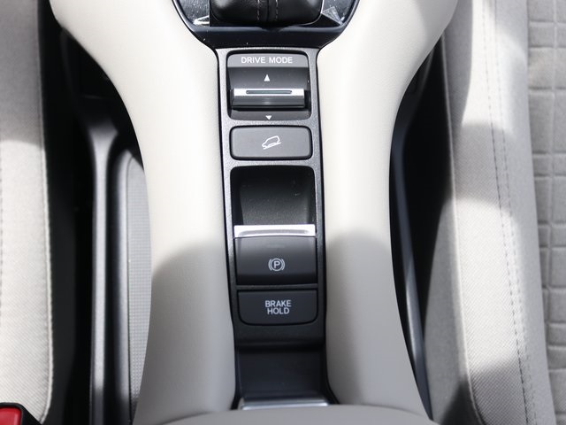 2026 Honda HR-V LX photo 17
