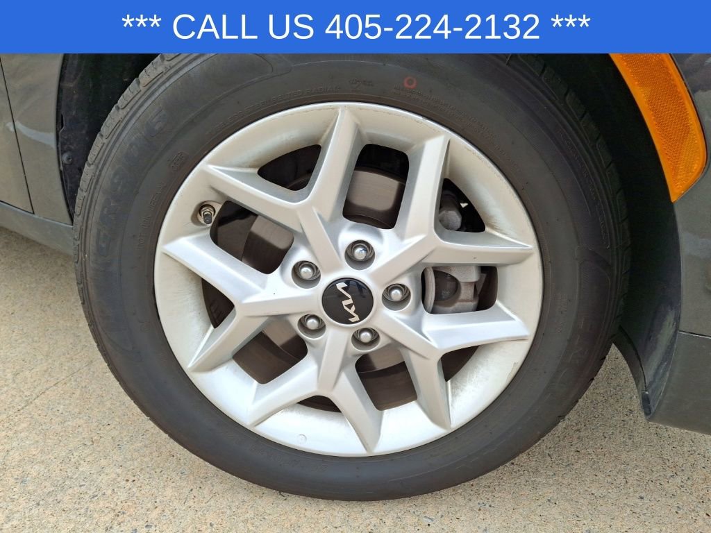 2024 Kia Soul LX photo 13
