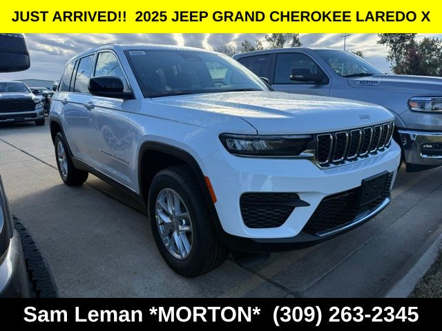 2025 Jeep Grand Cherokee Laredo's photo