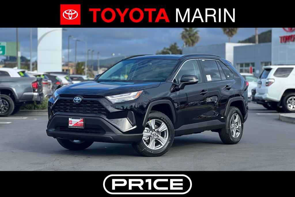 2024 Toyota RAV4 LE's photo