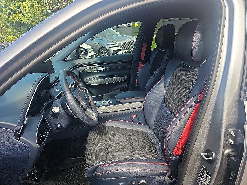 2023 Genesis GV70 2.5T Sport photo 14