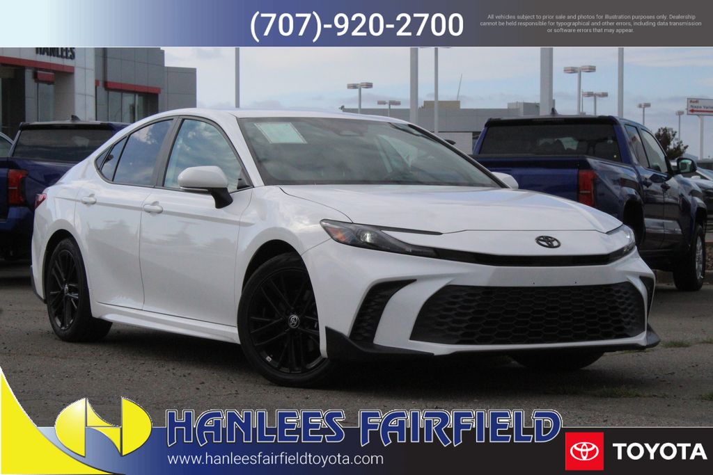 2025 Toyota Camry SE