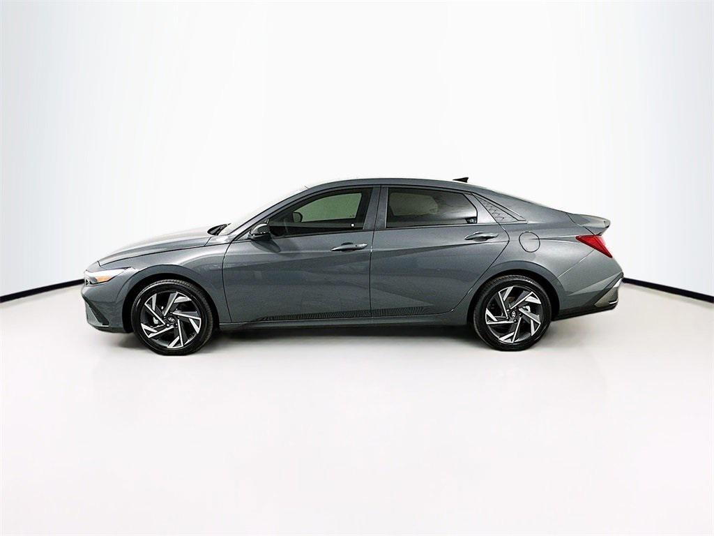 2025 Hyundai Elantra Hybrid SEL Sport photo 3