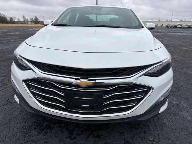 2024 Chevrolet Malibu 1LT photo 2