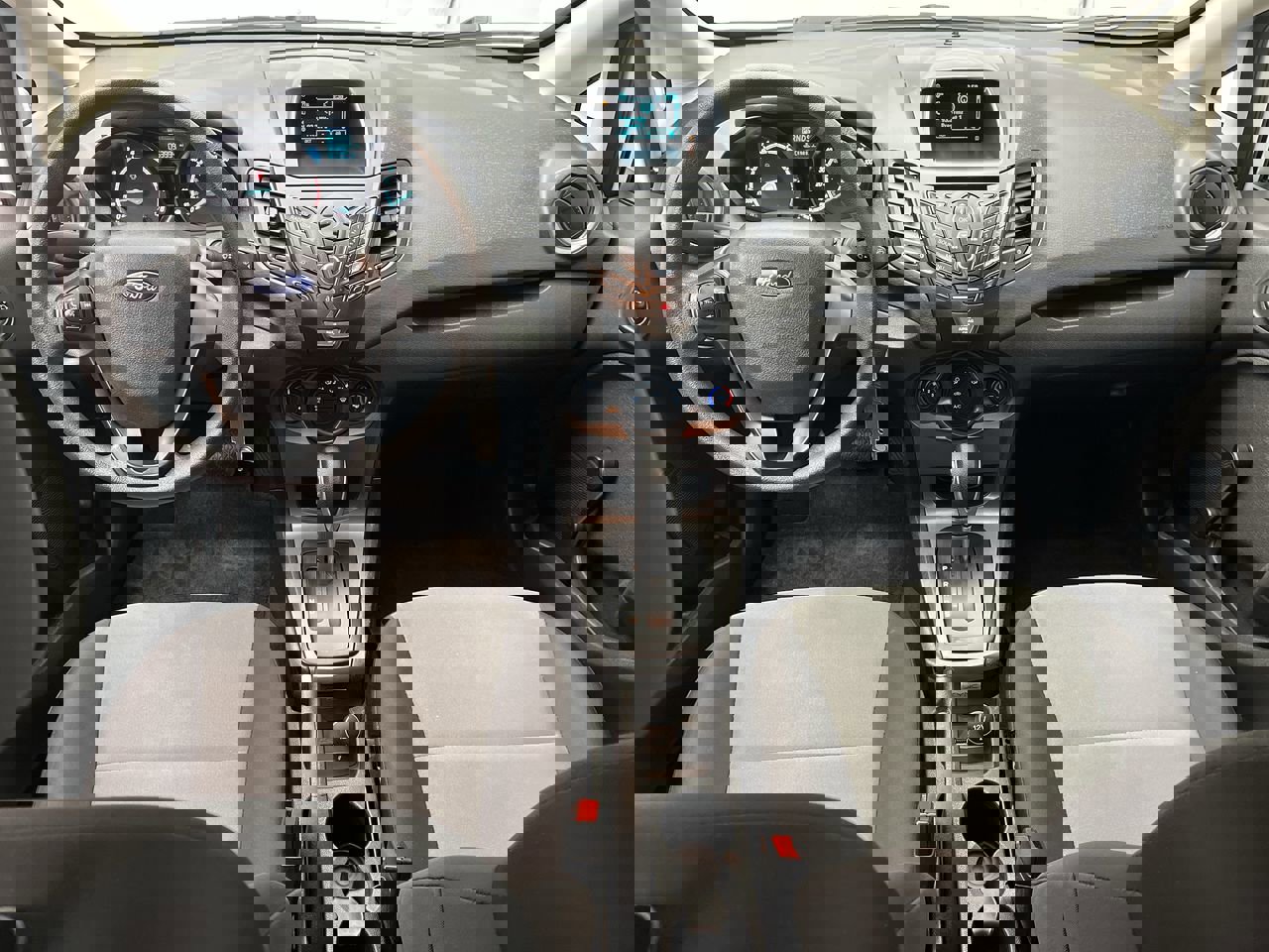 2016 Ford Fiesta S photo 4