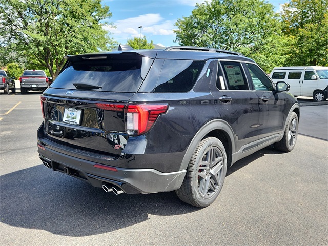 2025 Ford Explorer ST photo 2