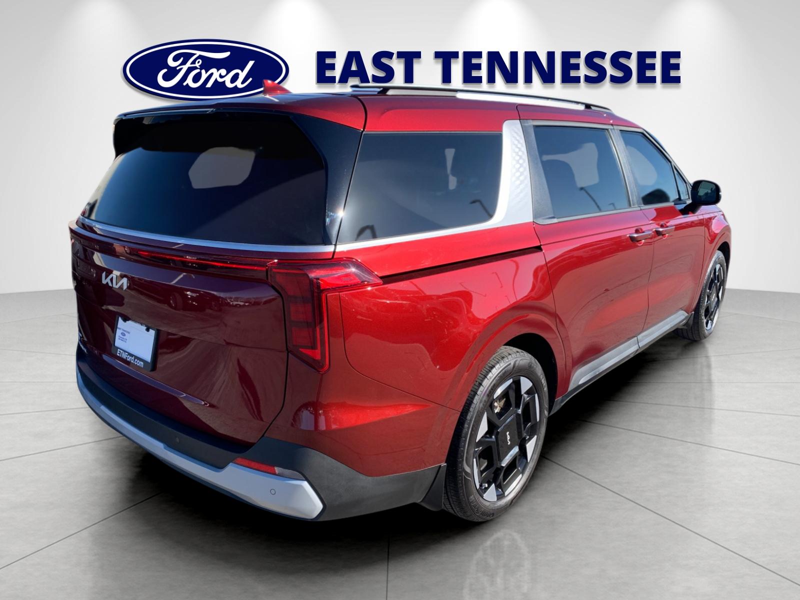 2025 Kia Carnival EX photo 3