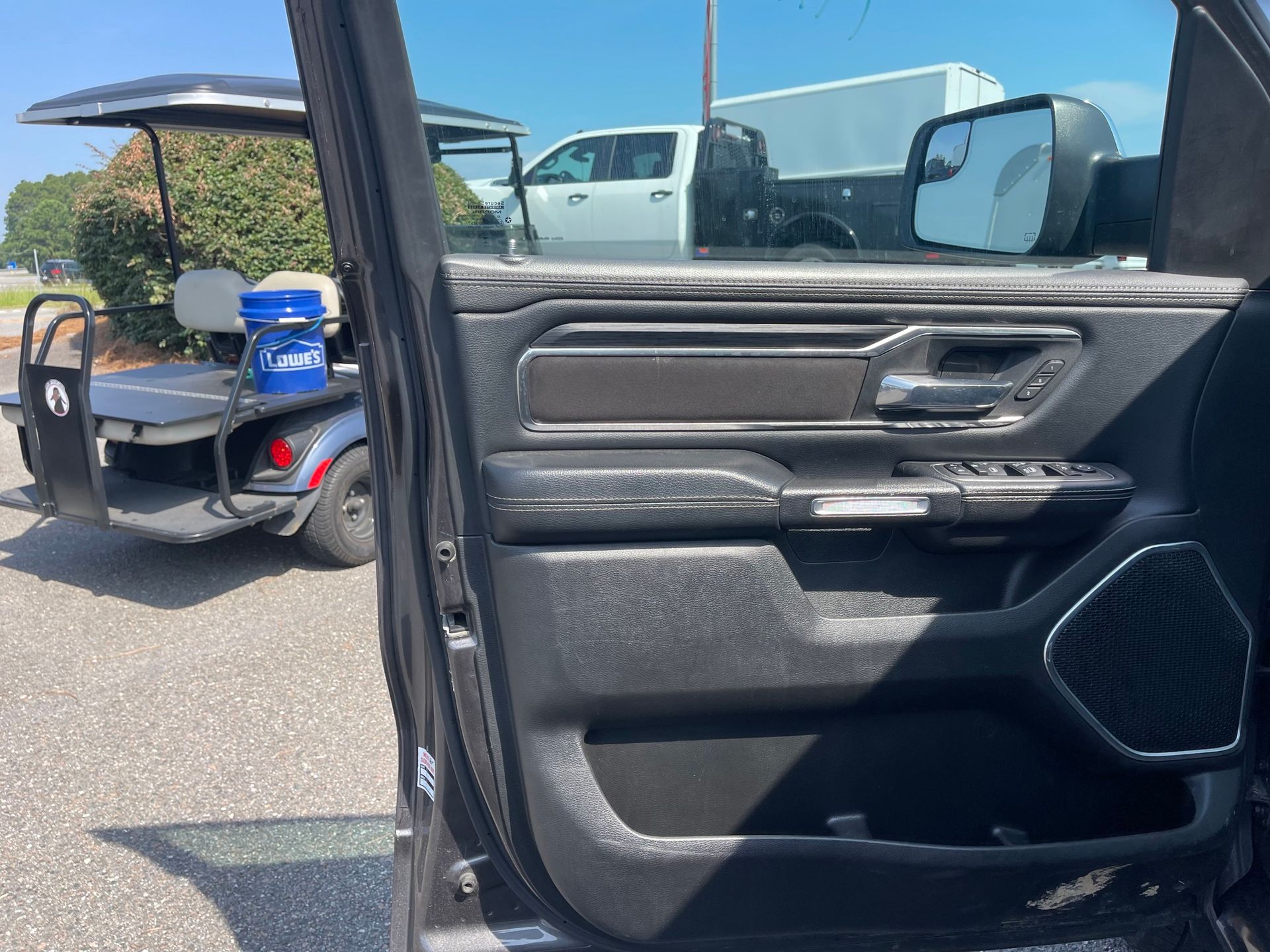 2023 Ram 1500 Laramie photo 13