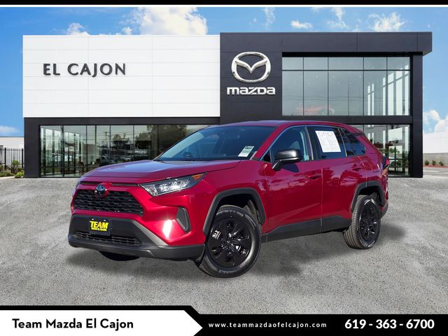 2022 Toyota RAV4 LE's photo