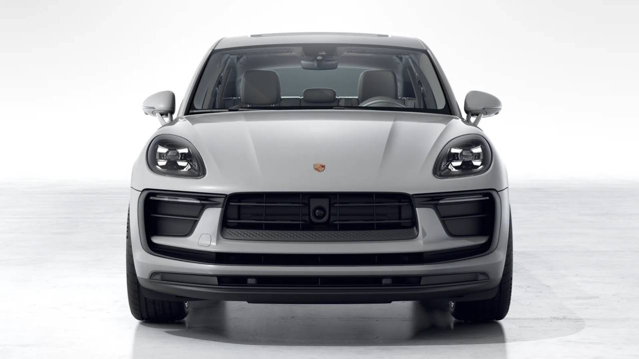 2026 Porsche Macan T photo 8