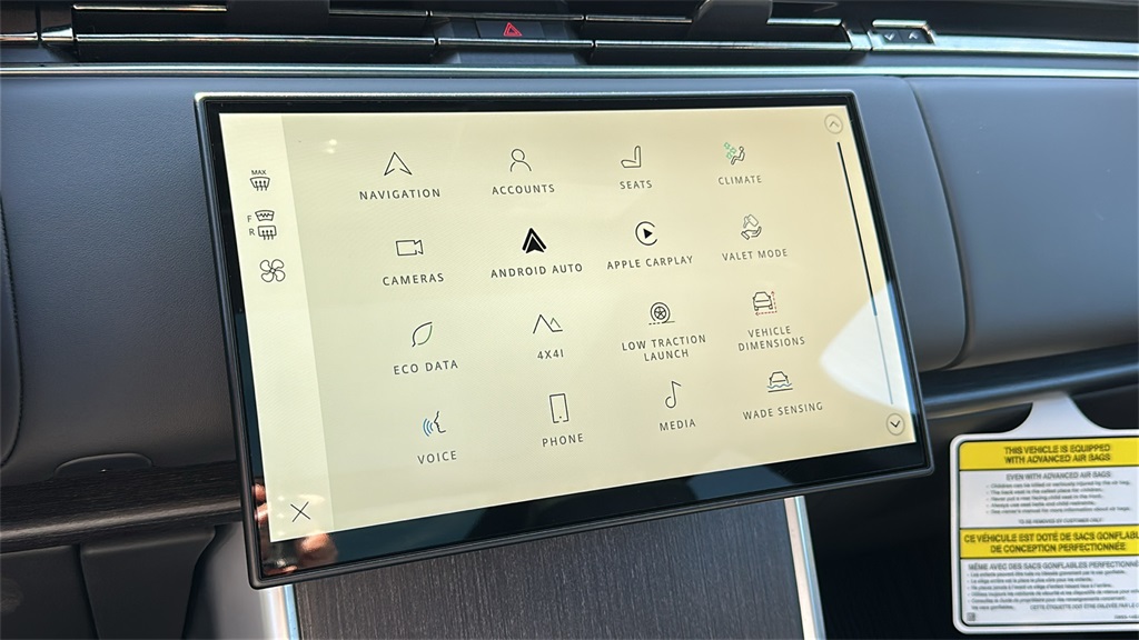 2025 Land Rover Range Rover SE photo 16