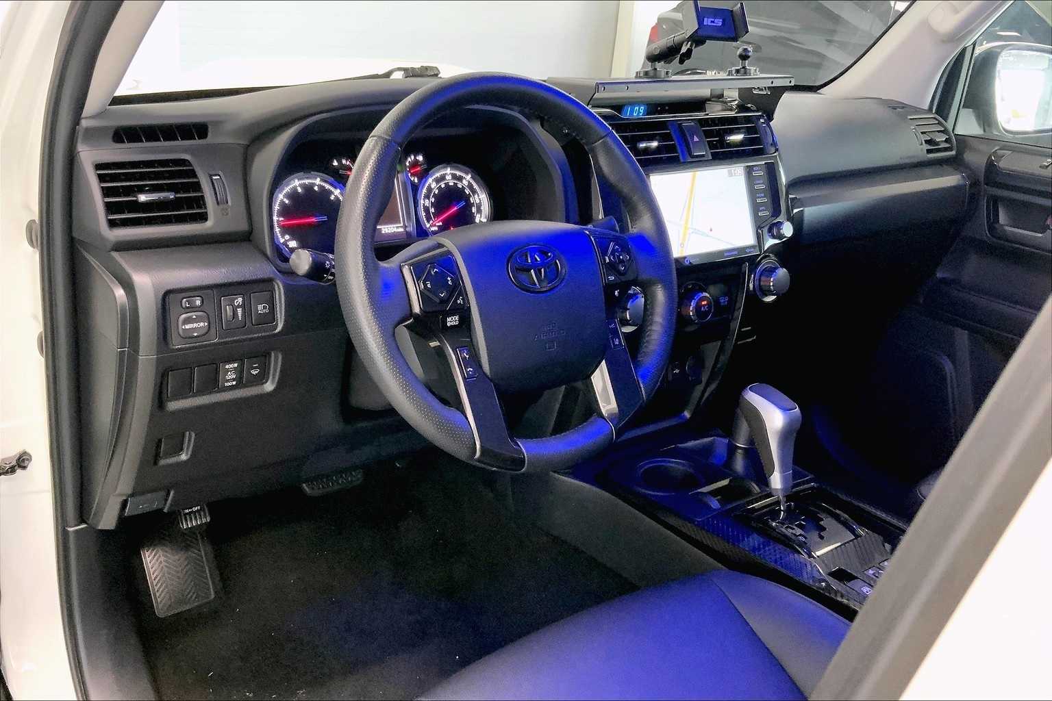 2023 Toyota 4Runner TRD Off-Road Premium photo 2