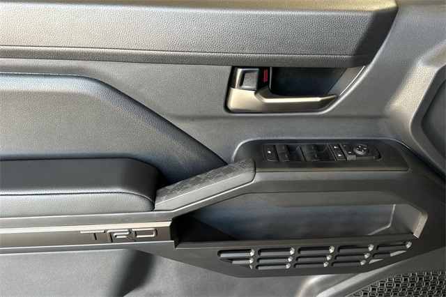 2025 Toyota Tacoma TRD Sport 4x4 Double Cab photo 11