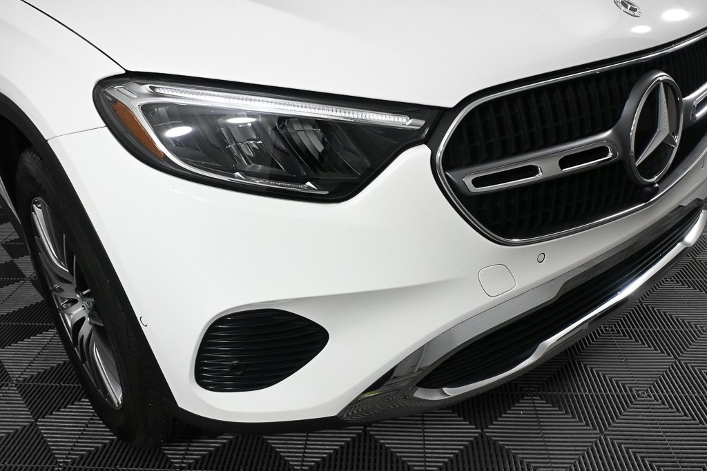 2025 Mercedes Benz GLC 300 photo 33