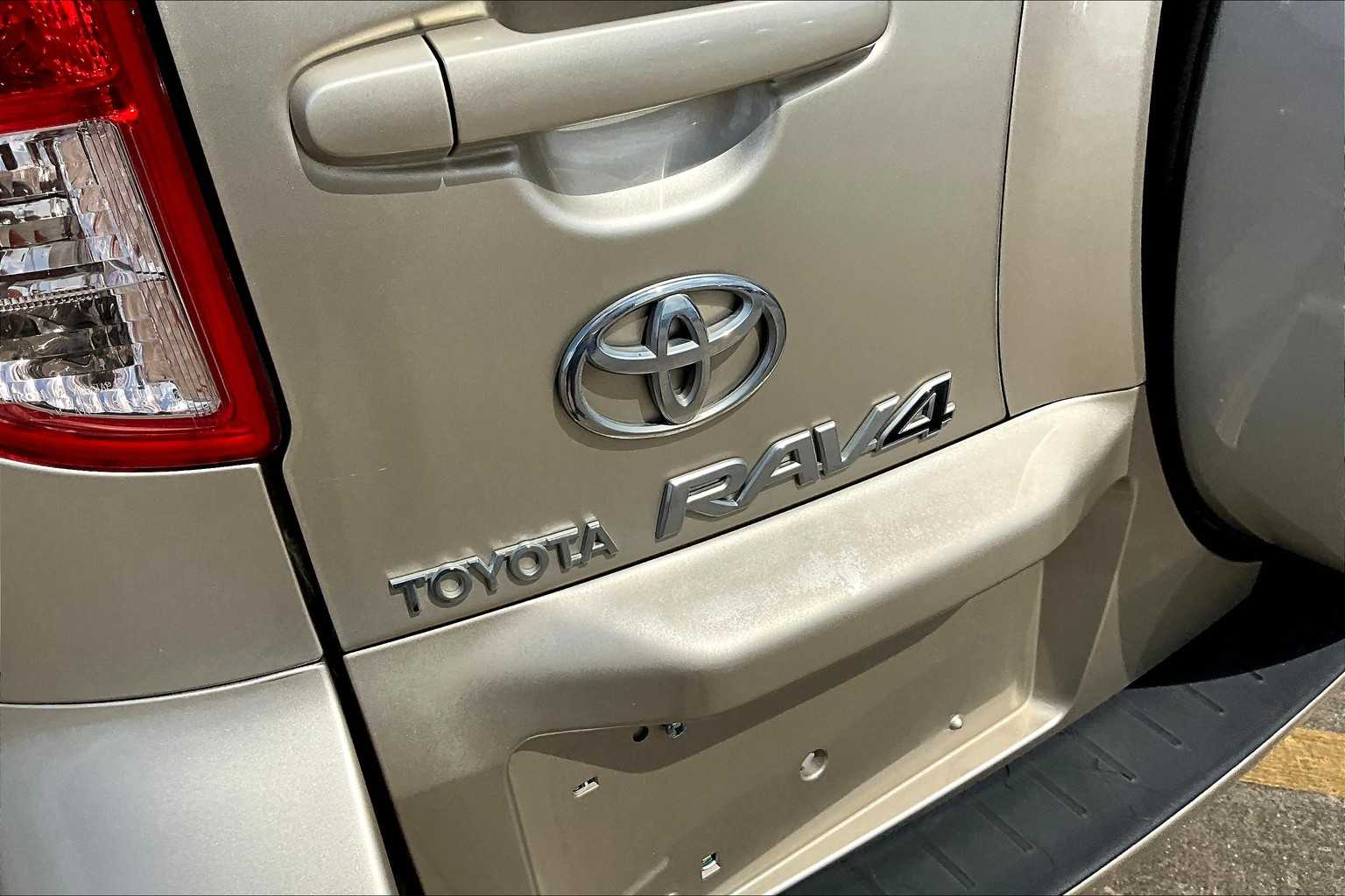 2008 Toyota RAV4 Sport photo 27