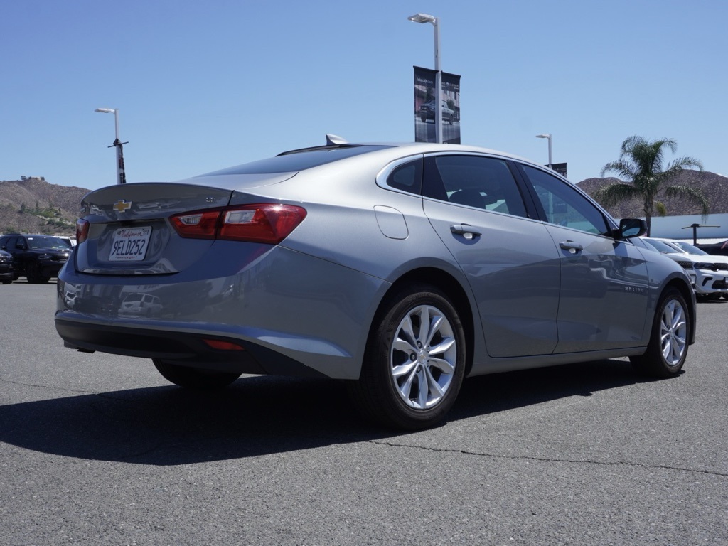 2023 Chevrolet Malibu 1LT photo 2
