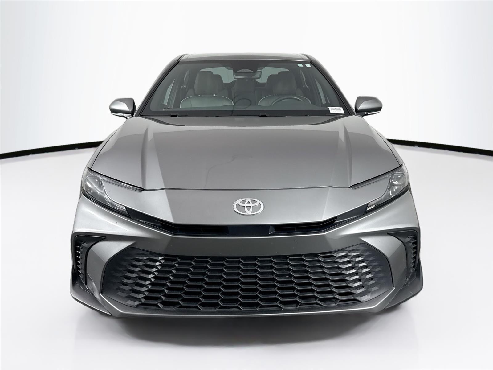 2025 Toyota Camry SE photo 3