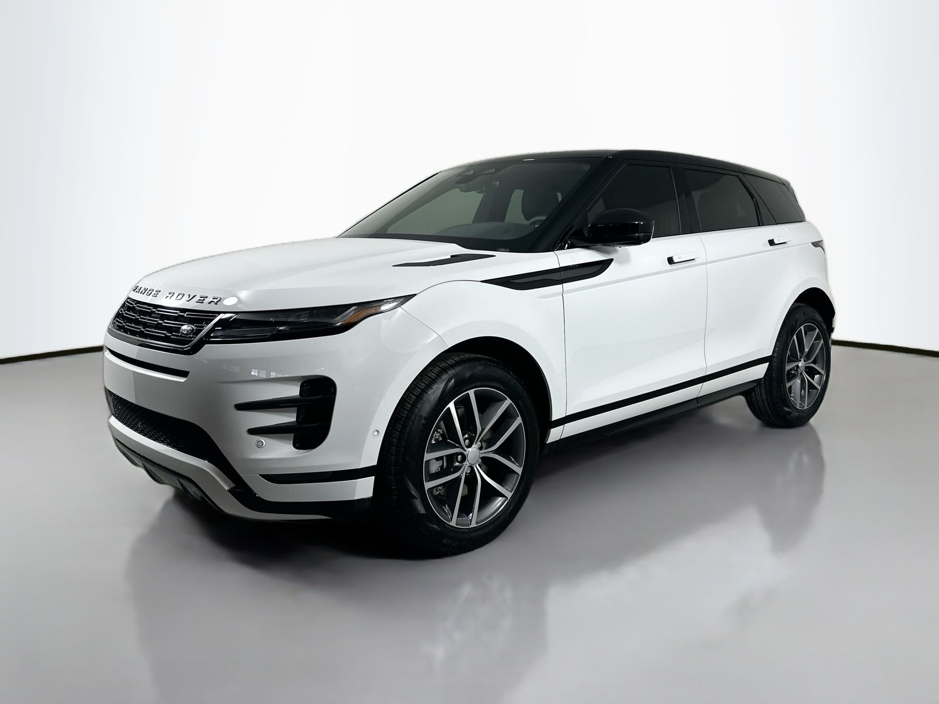 2026 Land Rover Range Rover Evoque Dynamic SE's photo