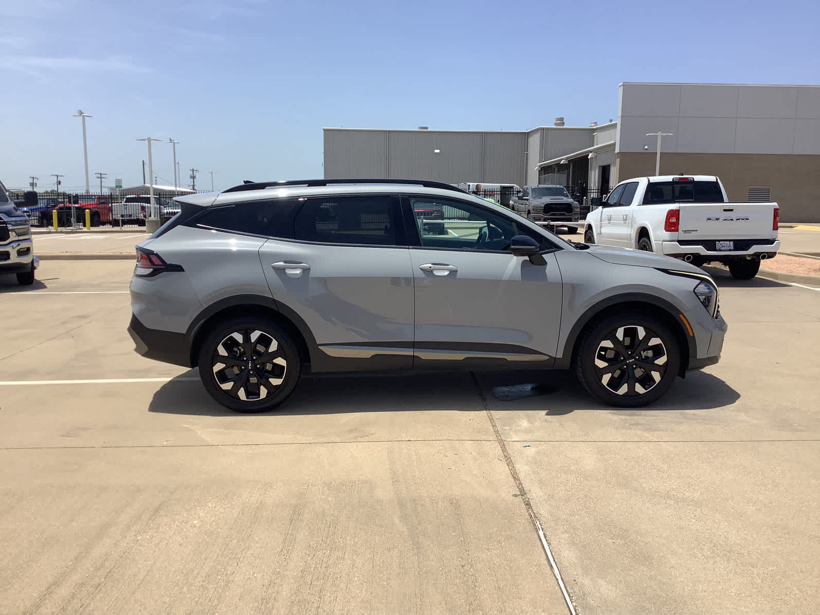 2023 Kia Sportage X-Line photo 4