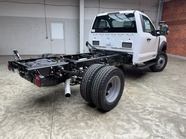 2025 Ford F-600 photo 5
