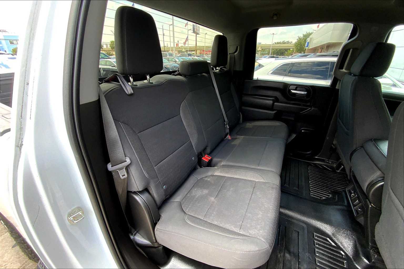 2021 Chevrolet Silverado 2500HD LT photo 18
