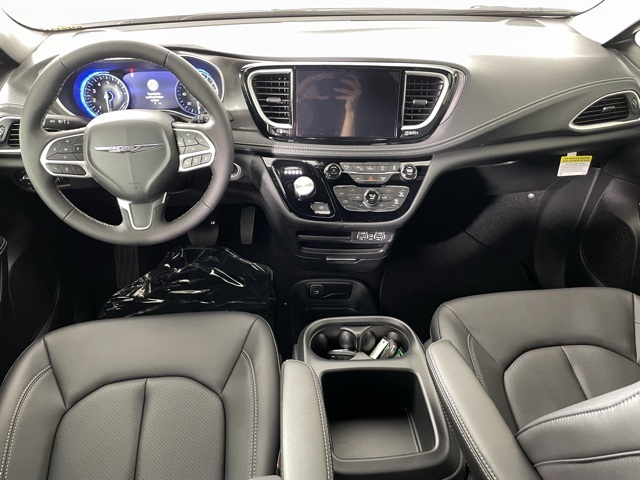 2025 Chrysler Pacifica photo 35
