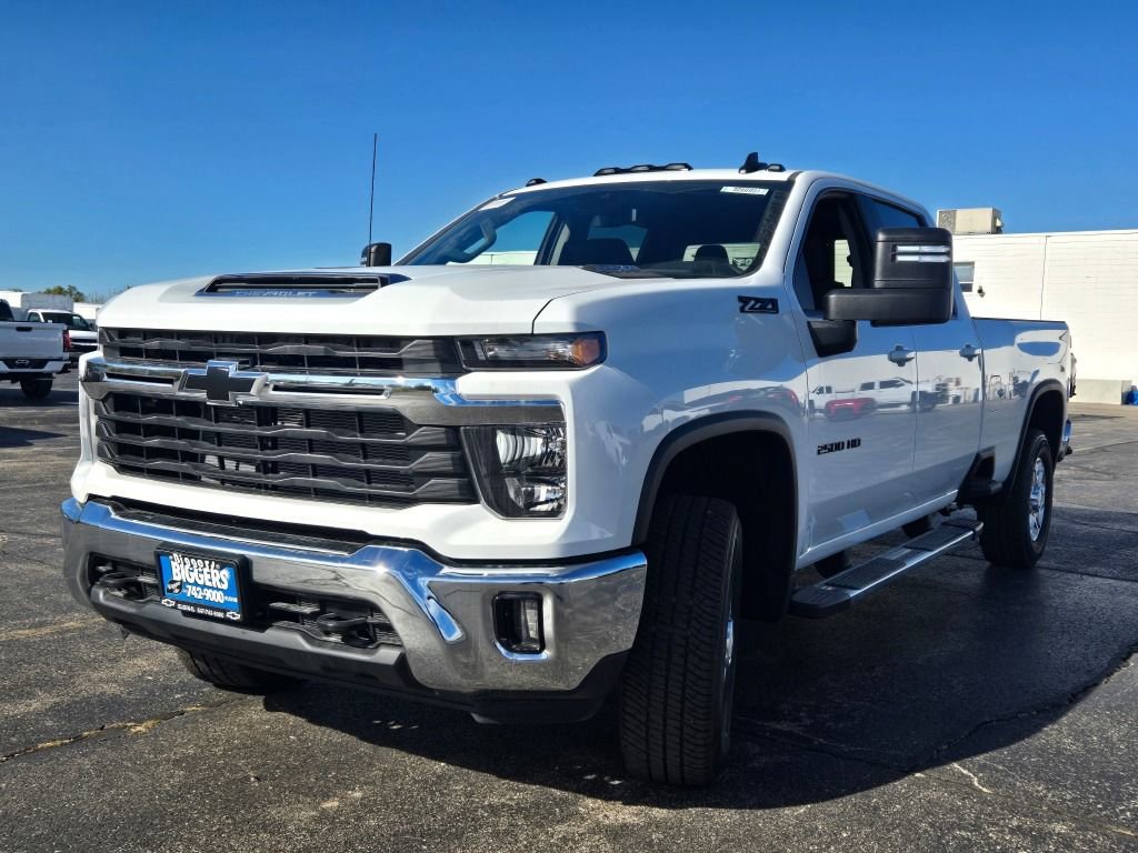 2026 Chevrolet Silverado 2500HD LT photo 3