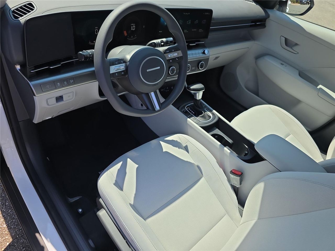 2026 Hyundai Kona SE photo 4