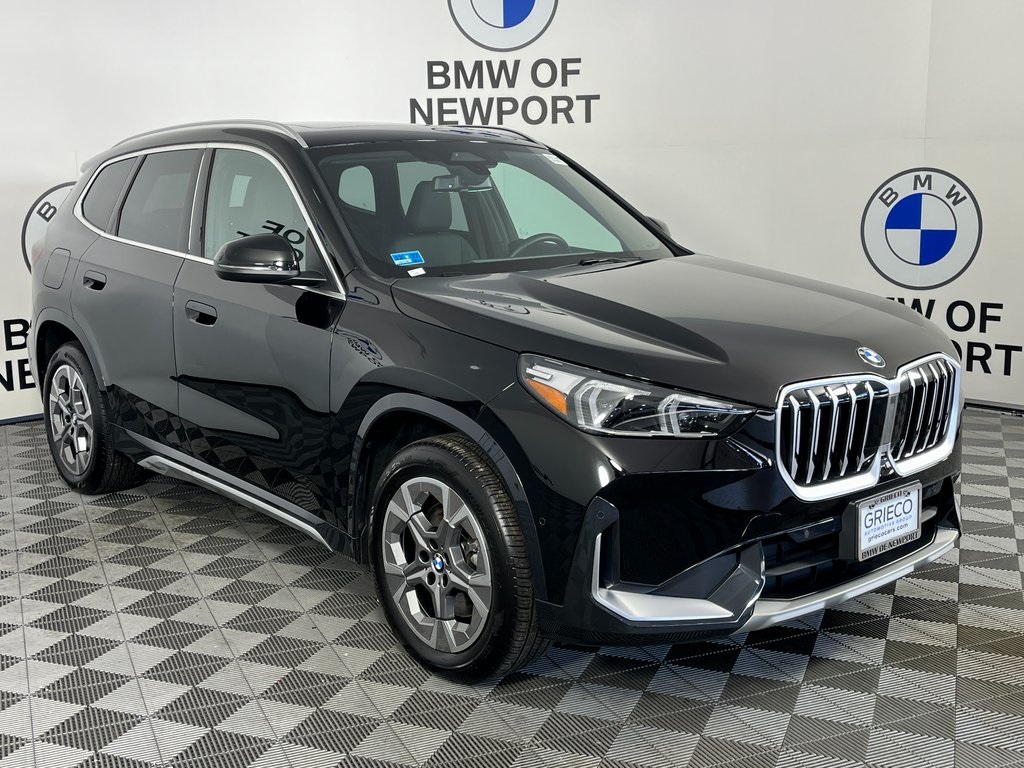 2025 BMW X1 28i's photo