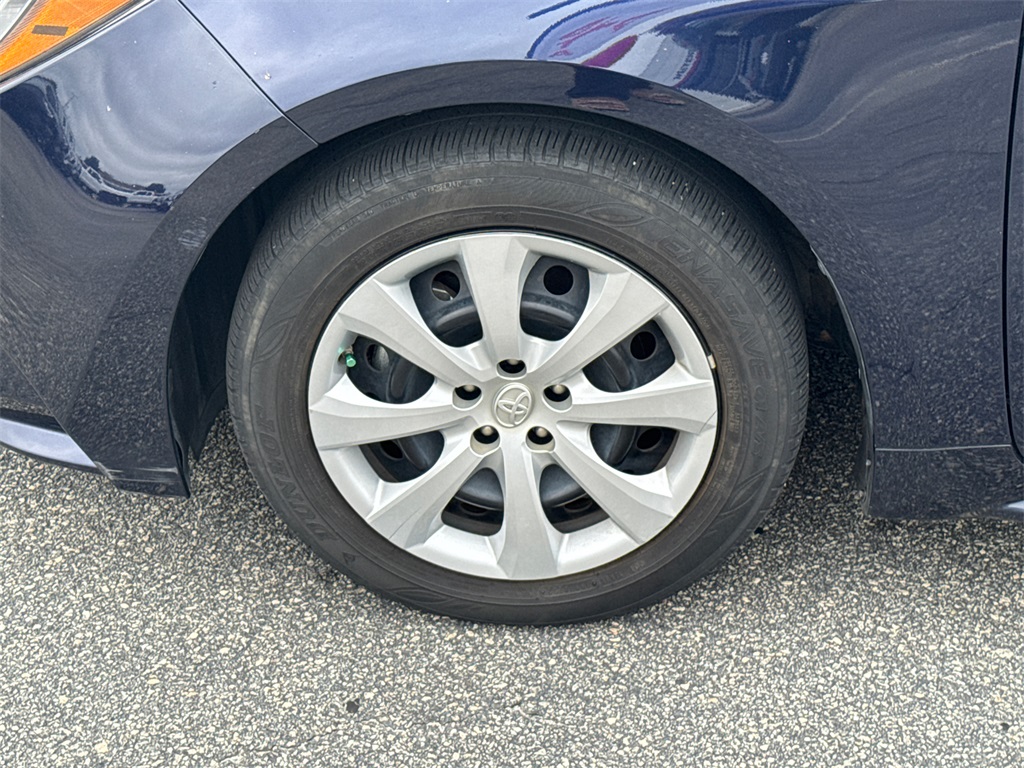 2023 Toyota Corolla LE photo 9